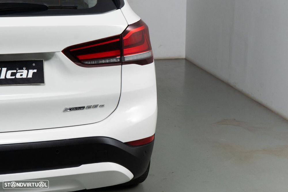BMW X1 25 e xDrive Corporate Edition - 18