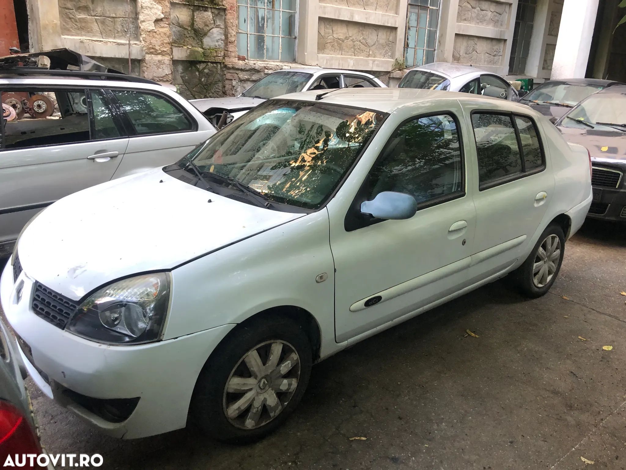 Aripa stanga fata Renault Clio Symbol 2007 alb - 1