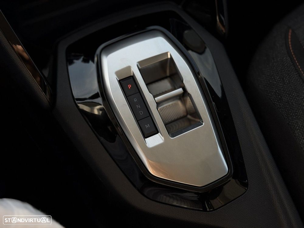 Peugeot 208 1.2 Hybrid Style e-DCS6 - 24