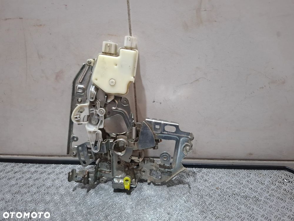 Zamek drzwi prawych tył Renault Master III nr 8200766888K - 2