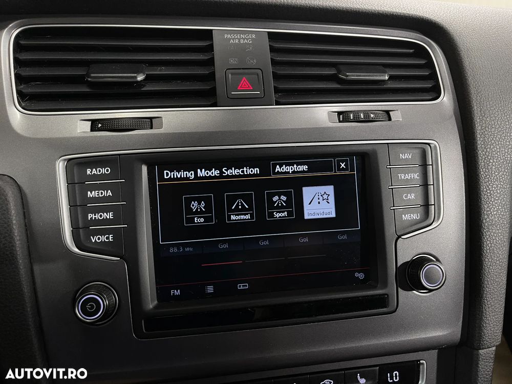 Volkswagen Golf 2.0 TDI 4Motion BlueMotion Technology Lounge - 20