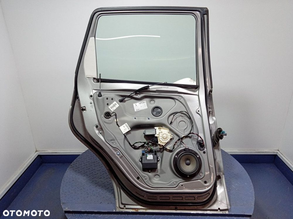 MERCEDES A W169 5D DRZWI TYŁ LEWE TYLNE 748 - 2