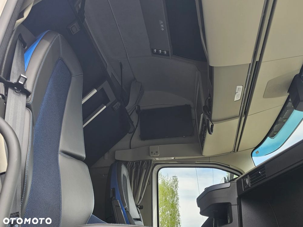 Volvo FH500 FULL OPCJA! CAŁY NA PODUSZKACH - 38