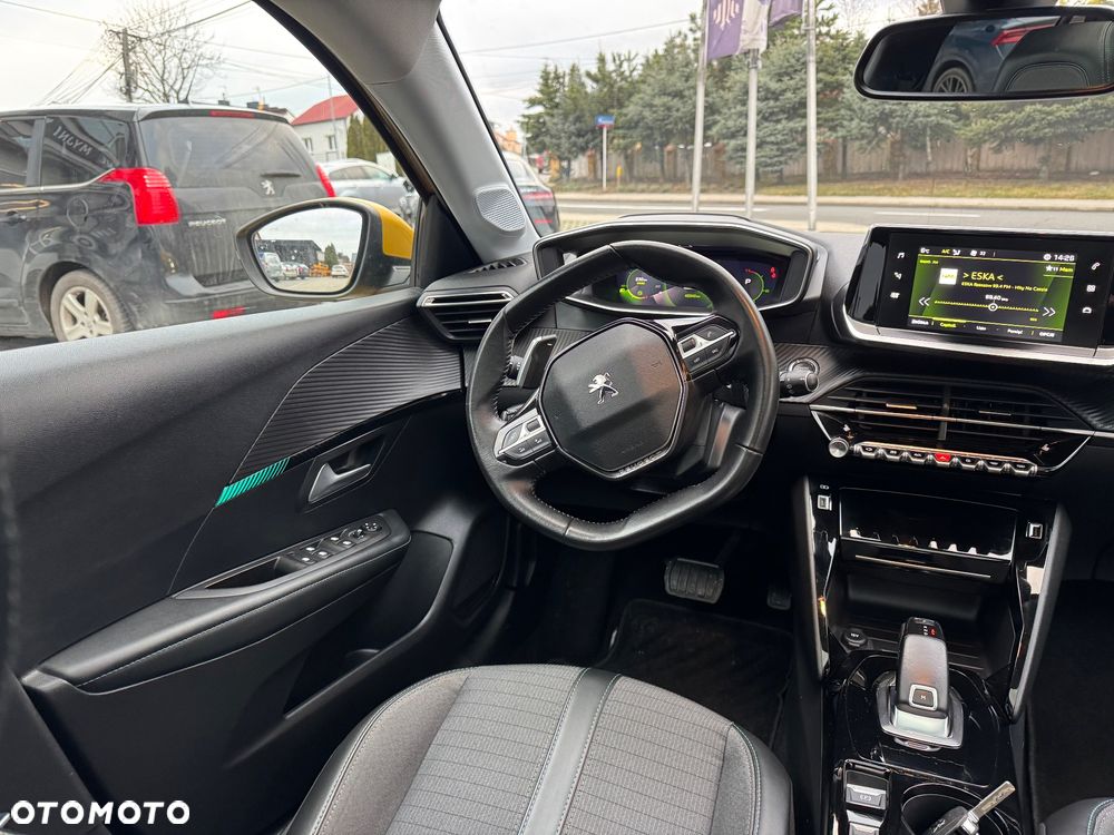 Peugeot 208 PureTech 100 EAT8 Allure - 24