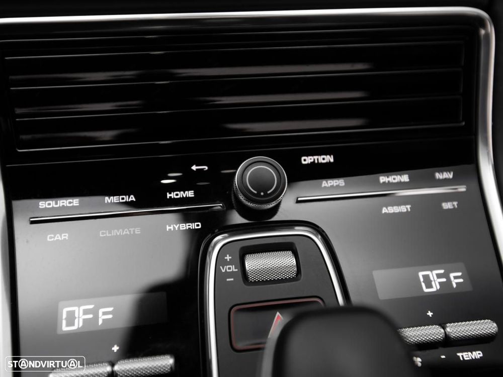 Porsche Panamera 4 E-Hybrid - 27