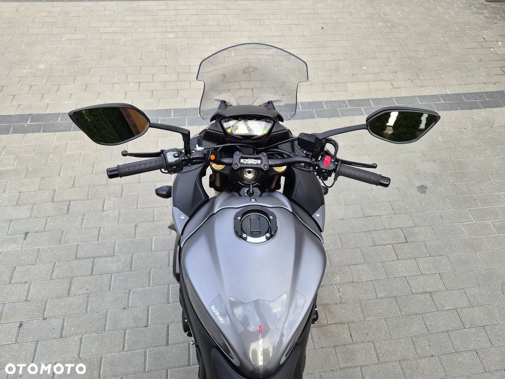 Suzuki GSX - 9