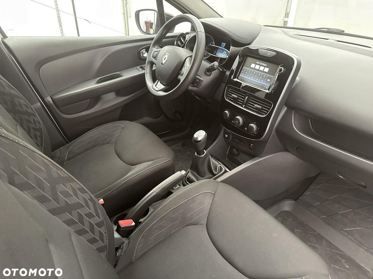Renault Clio - 25