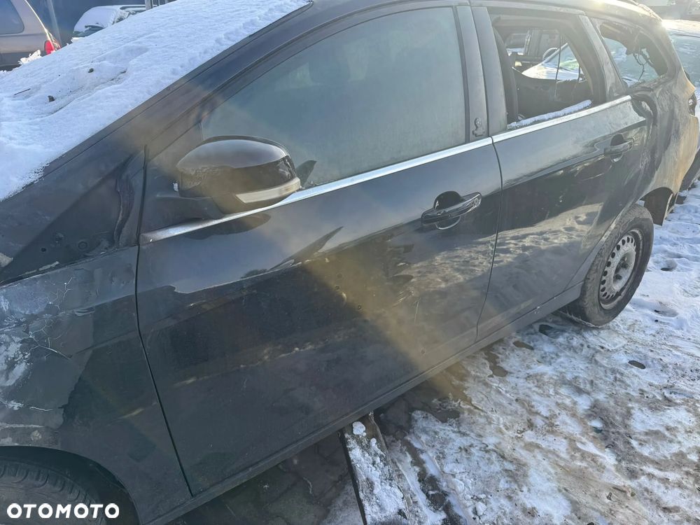 cały na części Ford Focus mk3 drzwi błotnik wnętrze - 3