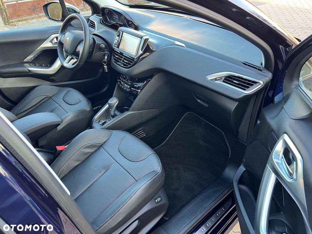 Peugeot 208 - 13