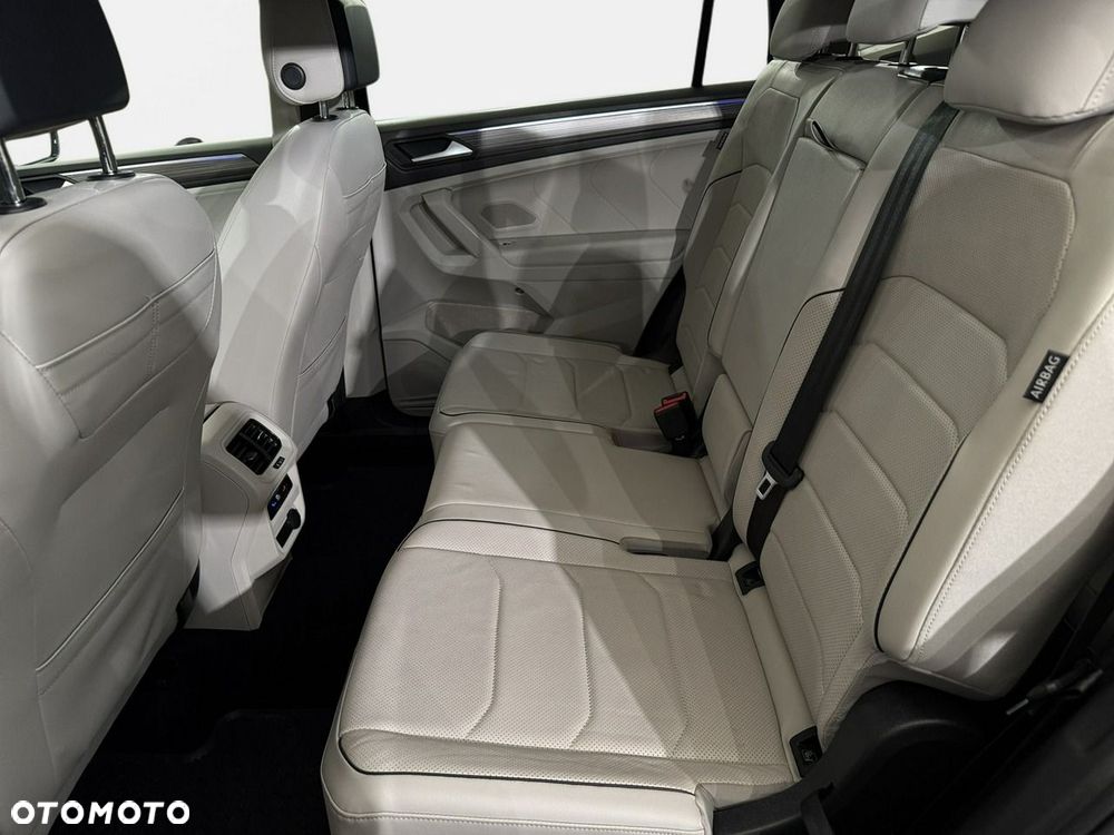 Volkswagen Tiguan Allspace - 16
