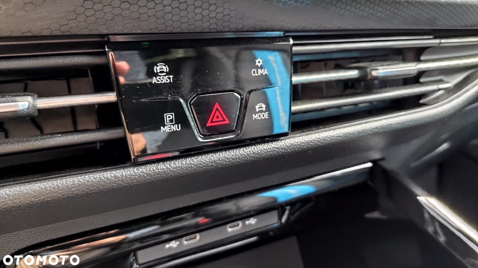 Volkswagen Golf - 24