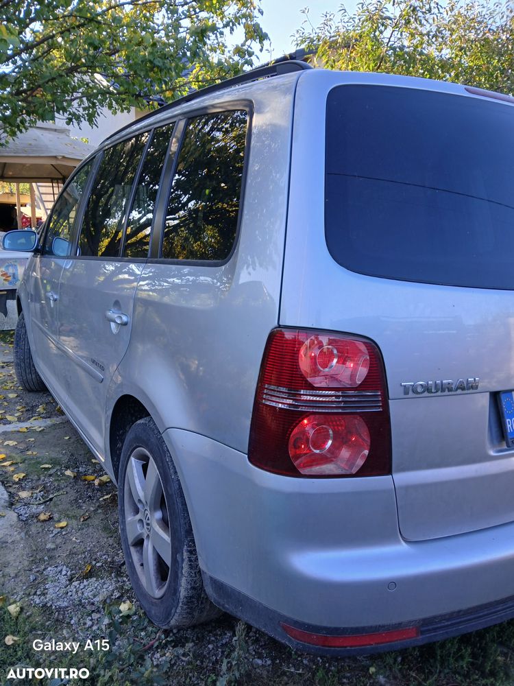 Volkswagen Touran 2.0 TDI DPF Trendline DSG - 18