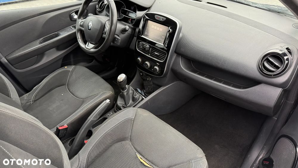 Renault Clio - 10