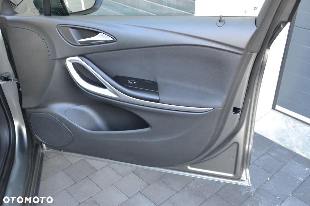 Opel Astra 1.4 T Dynamic - 24