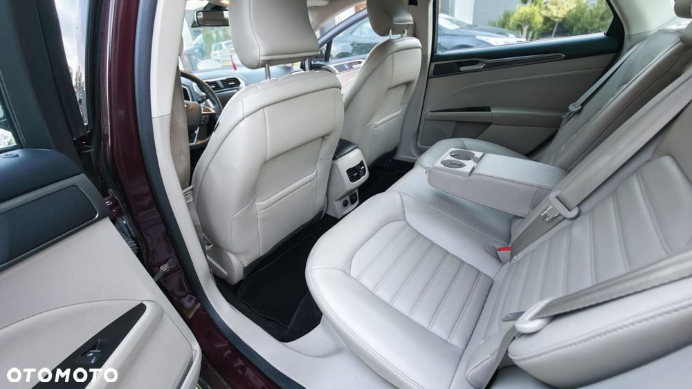 Ford Fusion 2.0 EcoBoost Titanium - 9