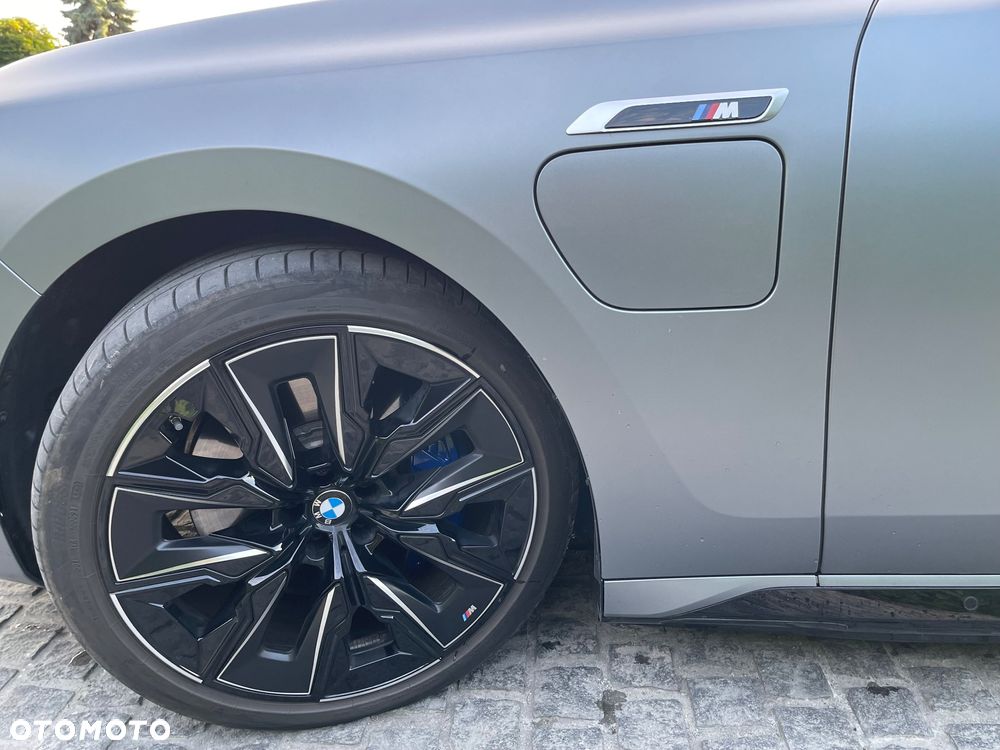 BMW Seria 7 M760e PHEV xDrive Individual Edition sport - 9