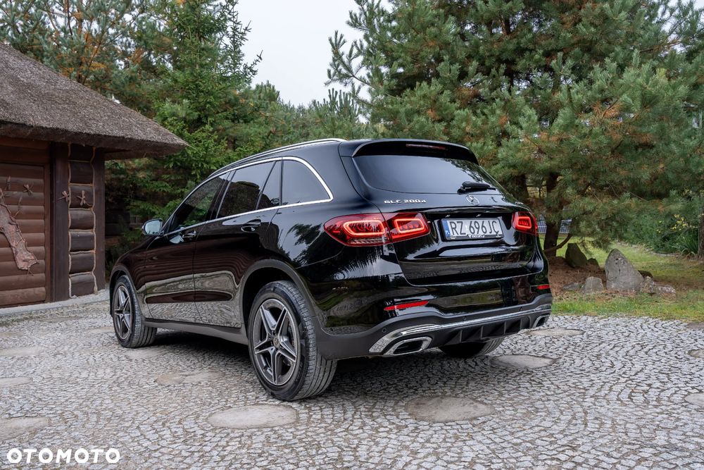 Mercedes-Benz GLC 200 d 4Matic 9G-TRONIC AMG Line - 12