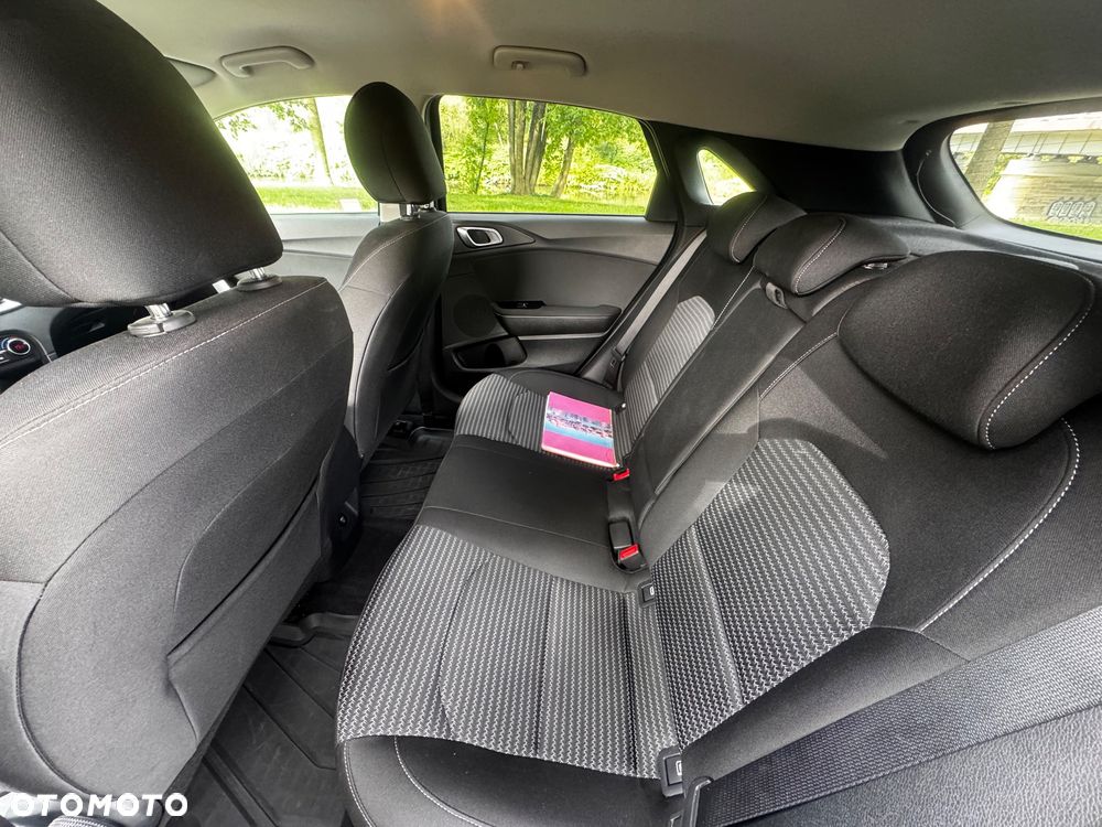 Kia Ceed - 13