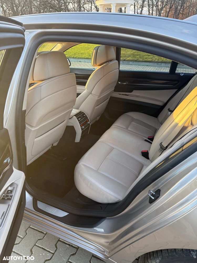 BMW Seria 7 740d xDrive - 8
