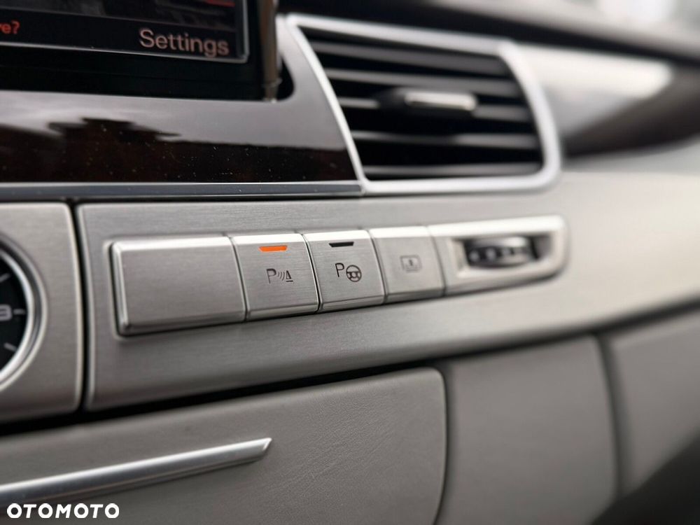 Audi A8 - 26