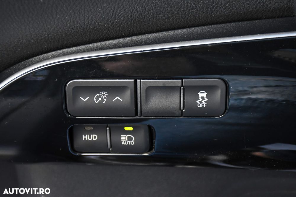 Toyota Prius 1.8 Dual VVT-i Sol+ - 14
