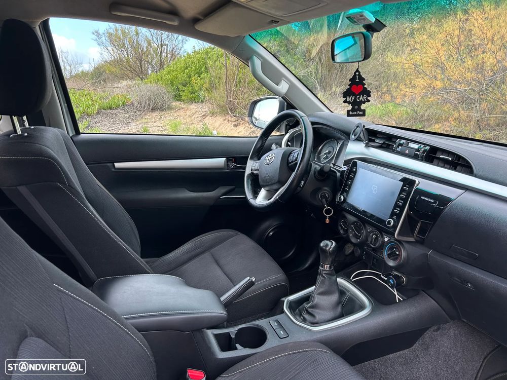 Toyota Hilux 2.4 D-4D 4WD CD Tracker - 14