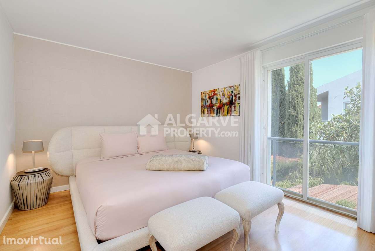 Exclusiva Moradia V3+2 na Primeira Linha de Golfe | Vilamoura - Grande imagem: 4/34