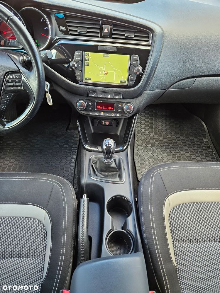 Kia Ceed 1.6 GDI L Business Line - 24