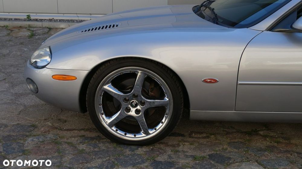 Jaguar XK8 - 11
