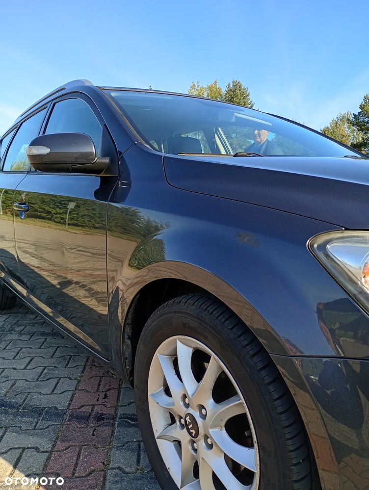 Kia Ceed - 4