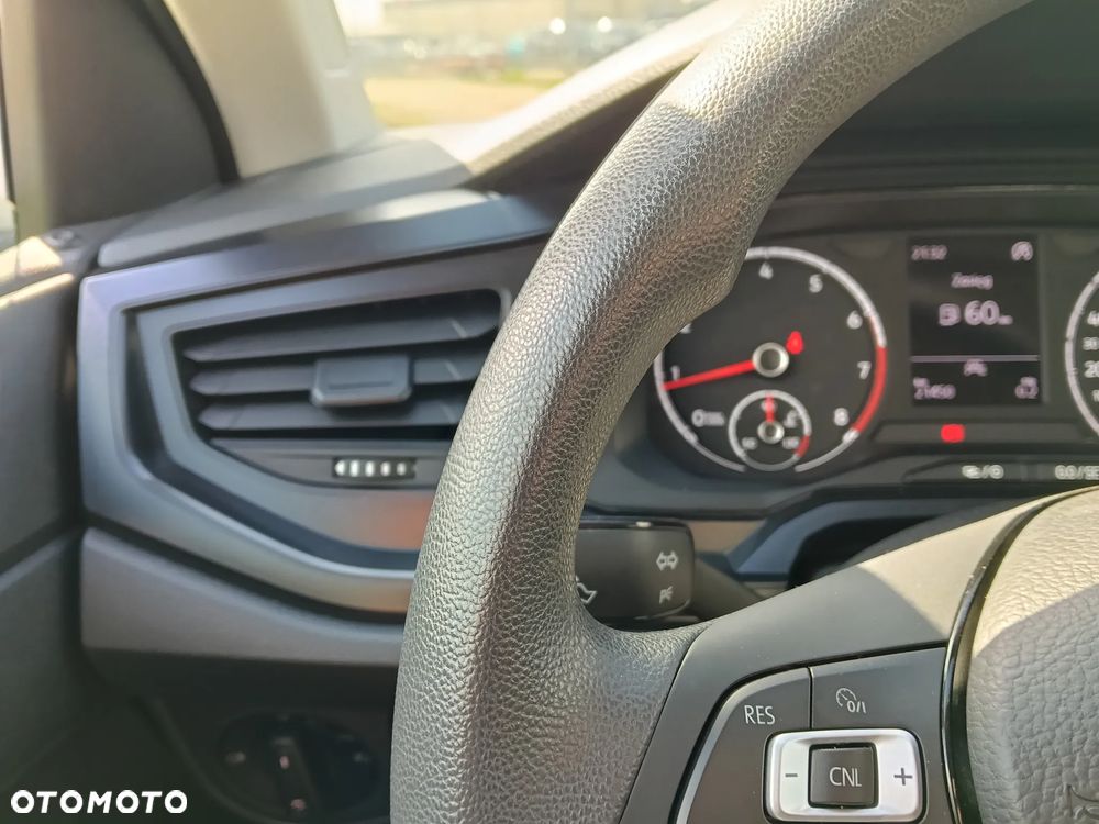 Volkswagen Polo 1.0 ACTIVE - 19
