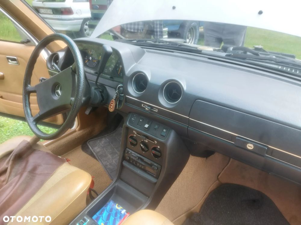 Mercedes-Benz W123 - 6