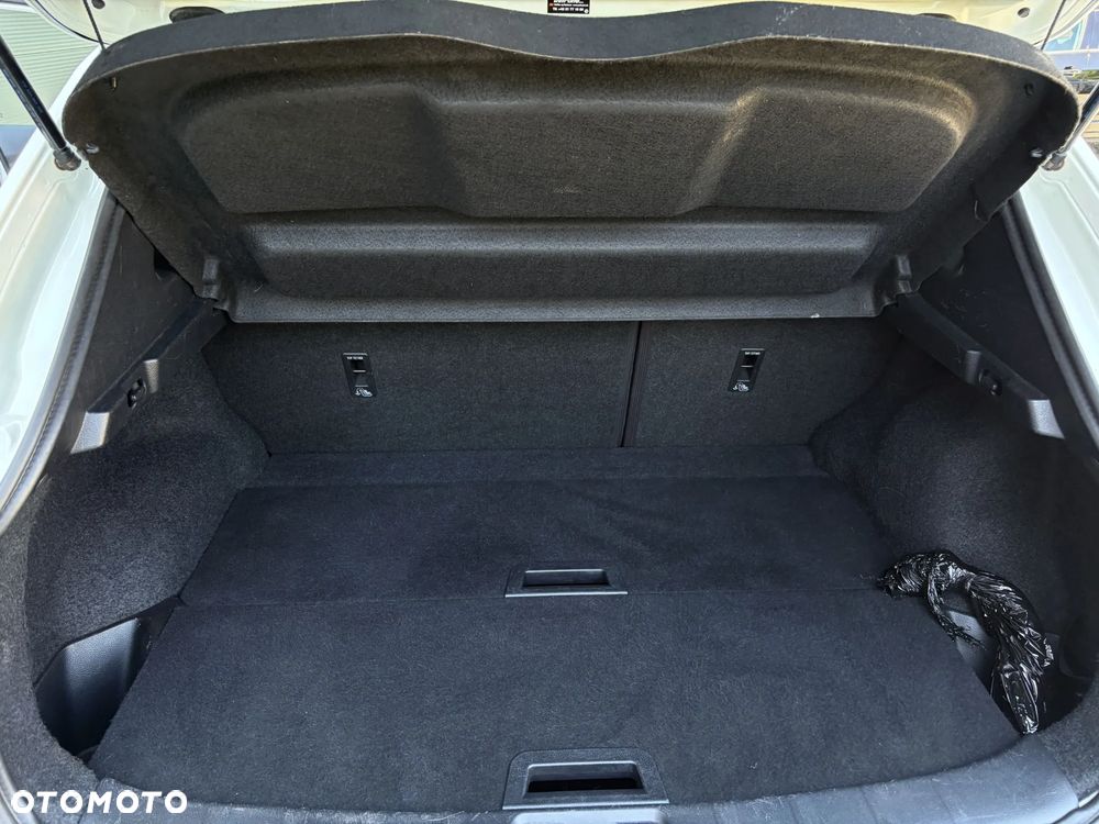 Nissan Qashqai 1.6 DIG-T N-Connecta - 33