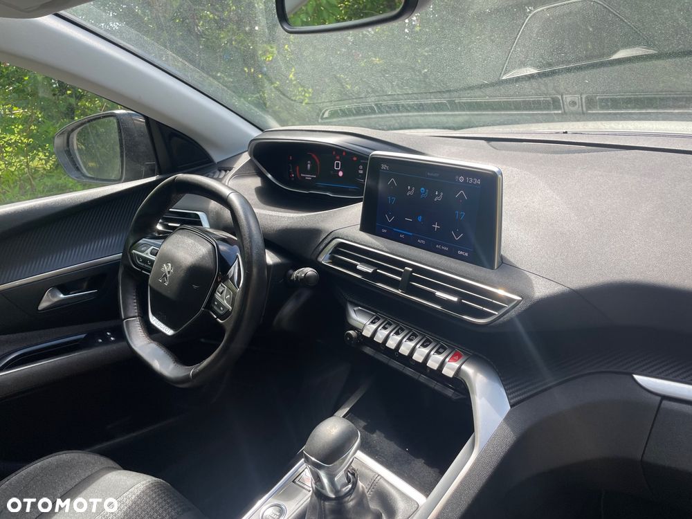 Peugeot 3008 1.2 PureTech GPF Allure S&S - 7