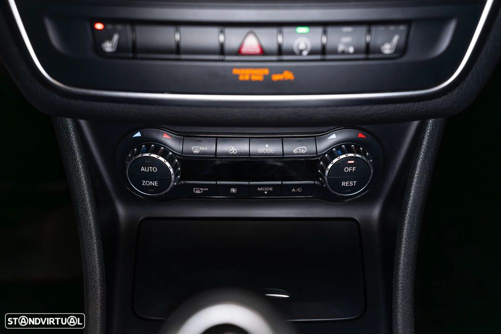 Mercedes-Benz CLA 200 d Shooting Brake Urban - 23