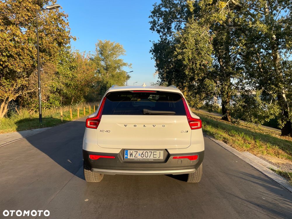 Volvo XC 40 D4 AWD Momentum Pro - 7