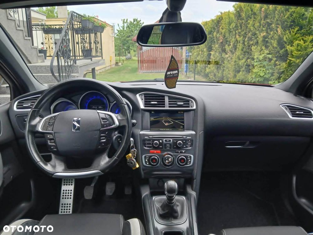 Citroën DS4 HDi 110 SoChic - 10