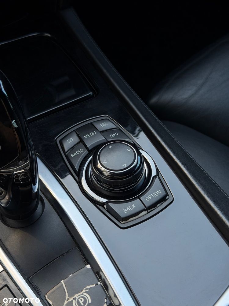 BMW Seria 7 - 32