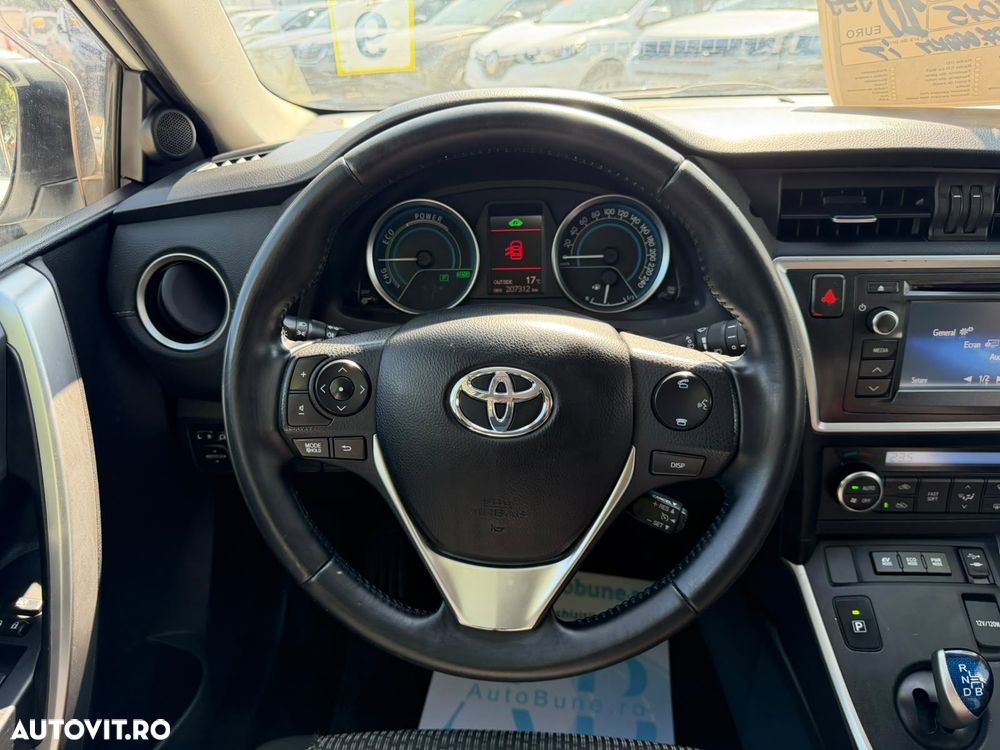 Toyota Auris - 13
