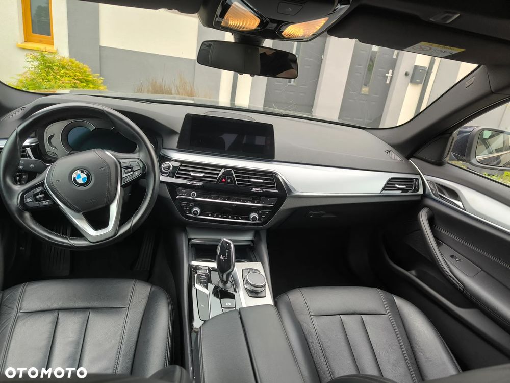 BMW Seria 5 520i Sport Line - 15