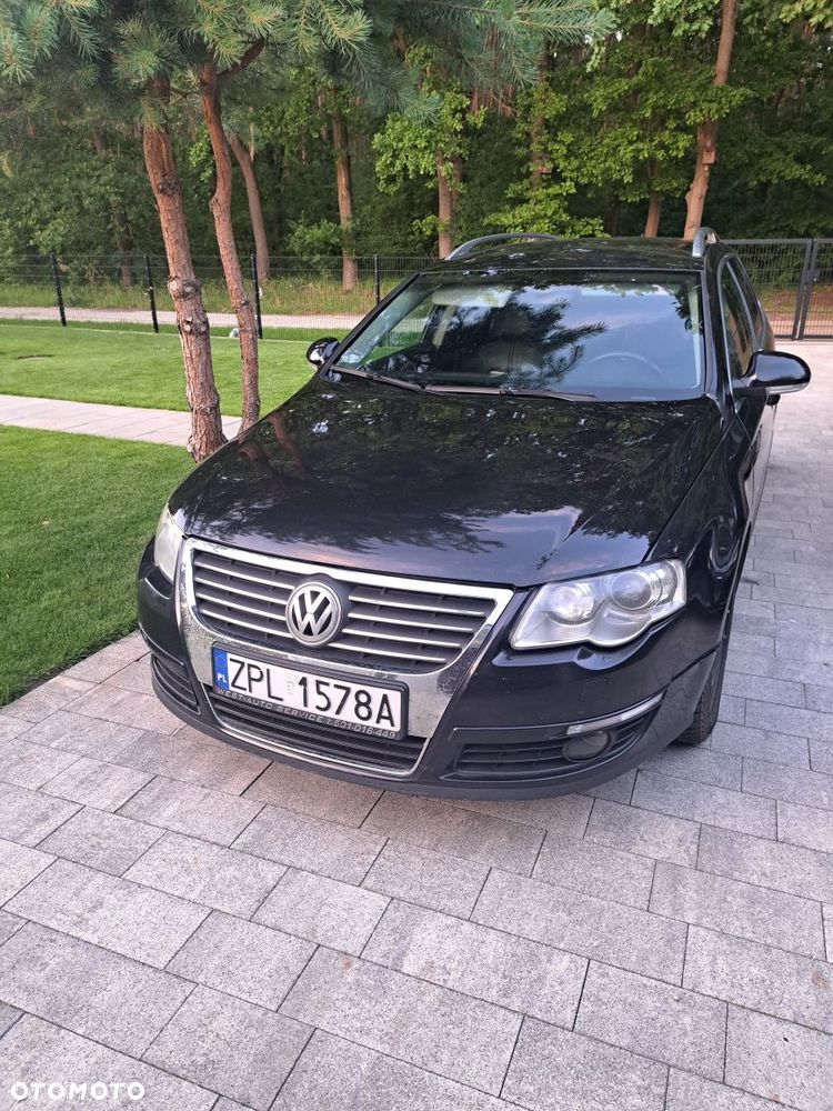 Volkswagen Passat - 1