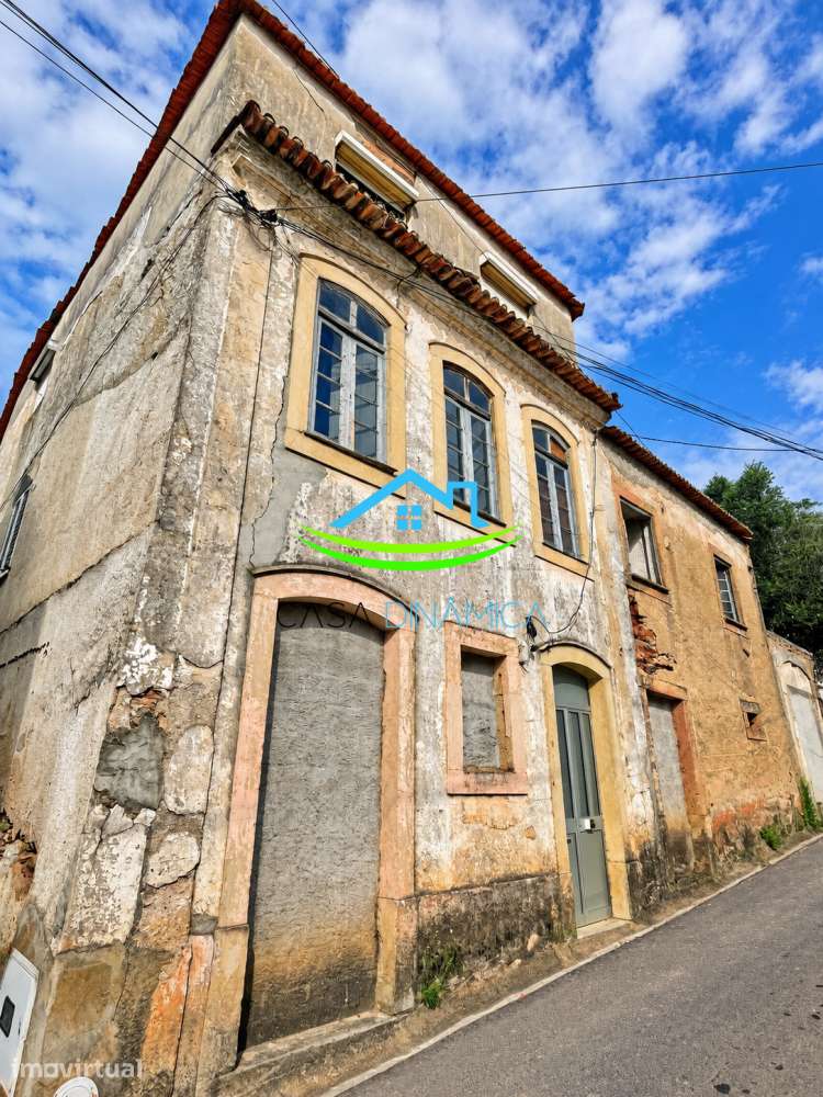 Moradia Senhorial com 422 m² de construção e lote de 598 m² - Grande imagem: 4/39