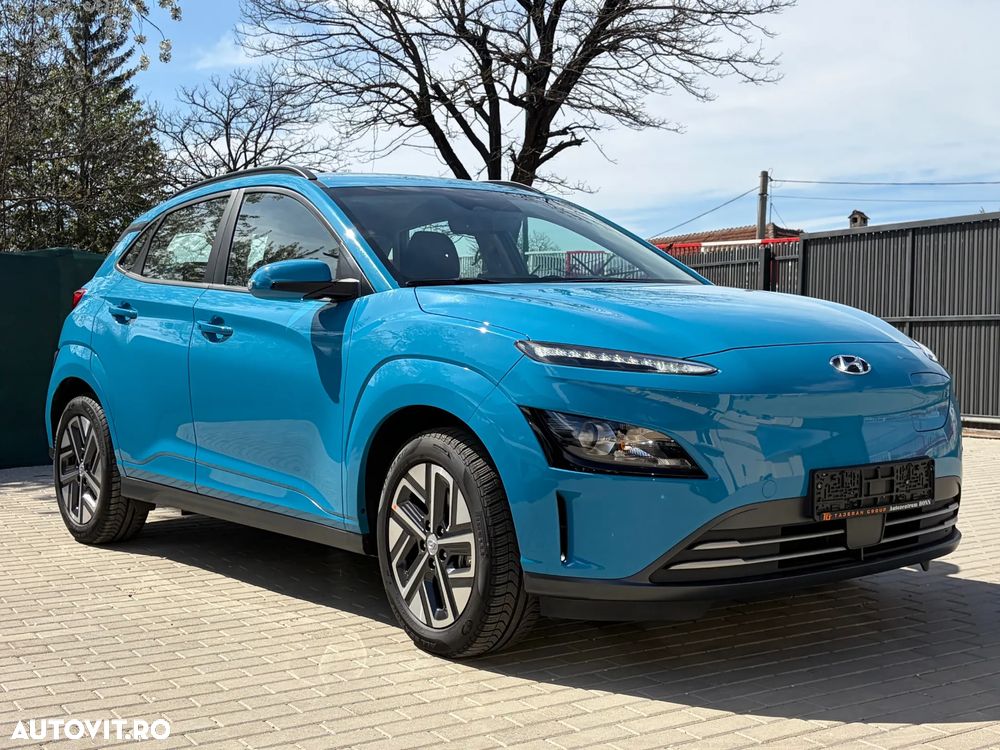 Hyundai KONA Select - 12