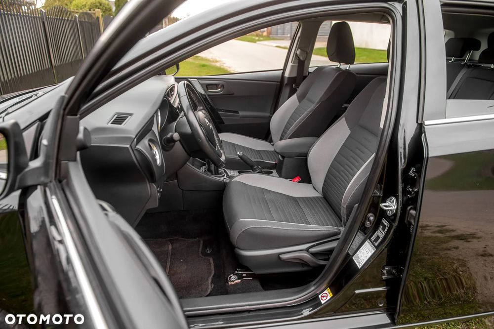 Toyota Auris 1.2 T GPF Premium - 9