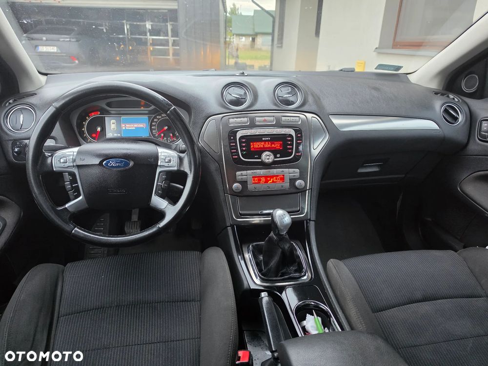 Ford Mondeo 1.6 Ghia - 6