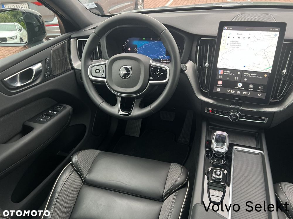Volvo XC 60 T6 AWD Recharge Plus Black Edition - 12