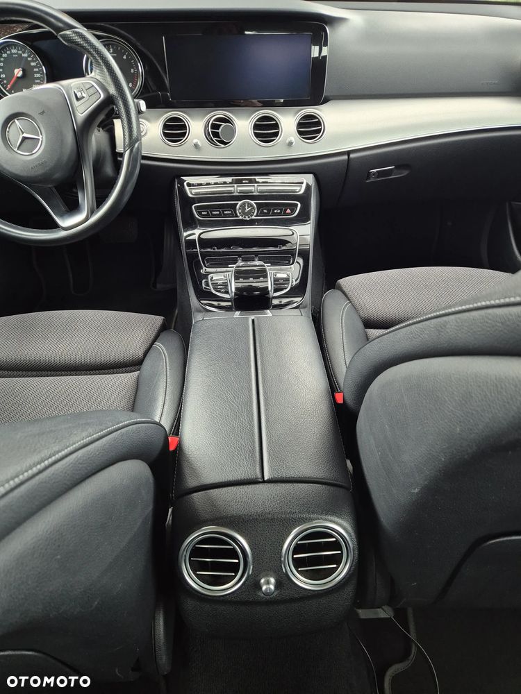Mercedes-Benz Klasa E - 12