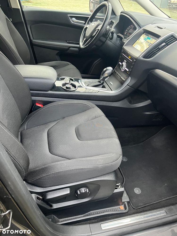 Ford S-Max - 12