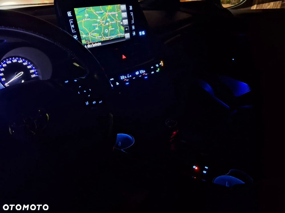 Toyota C-HR 1.2 T Dynamic - 28