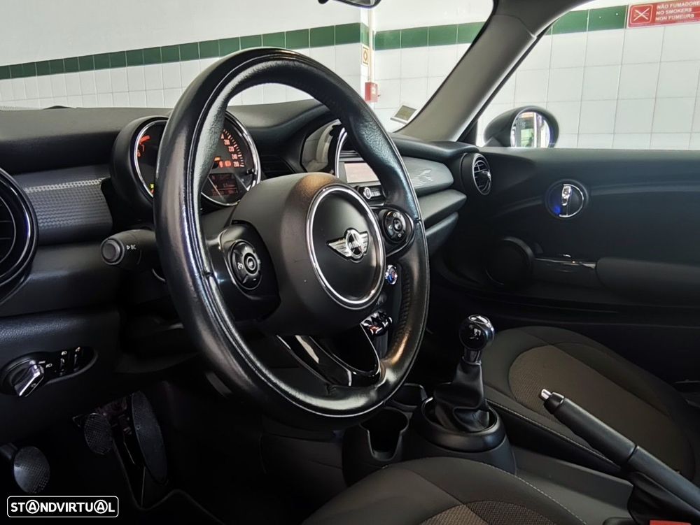 MINI 3 Portas One - 18